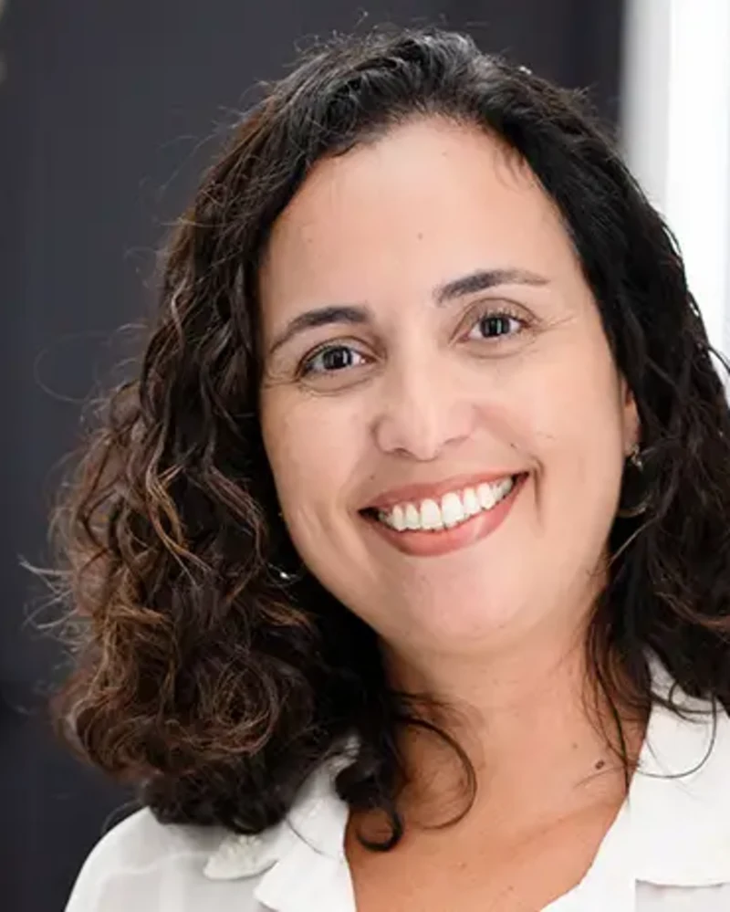 Dra. Flavia Bazílio